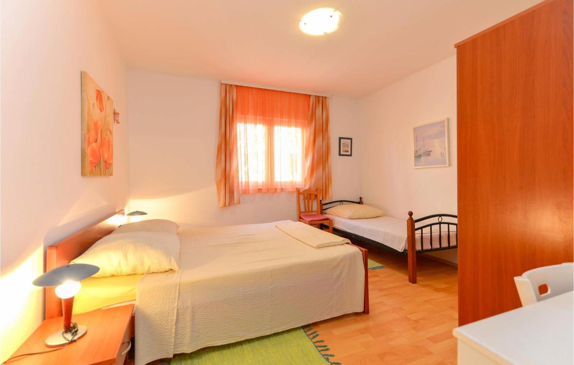 1 Bedroom Nice Apartment In Zadar Ngoại thất bức ảnh