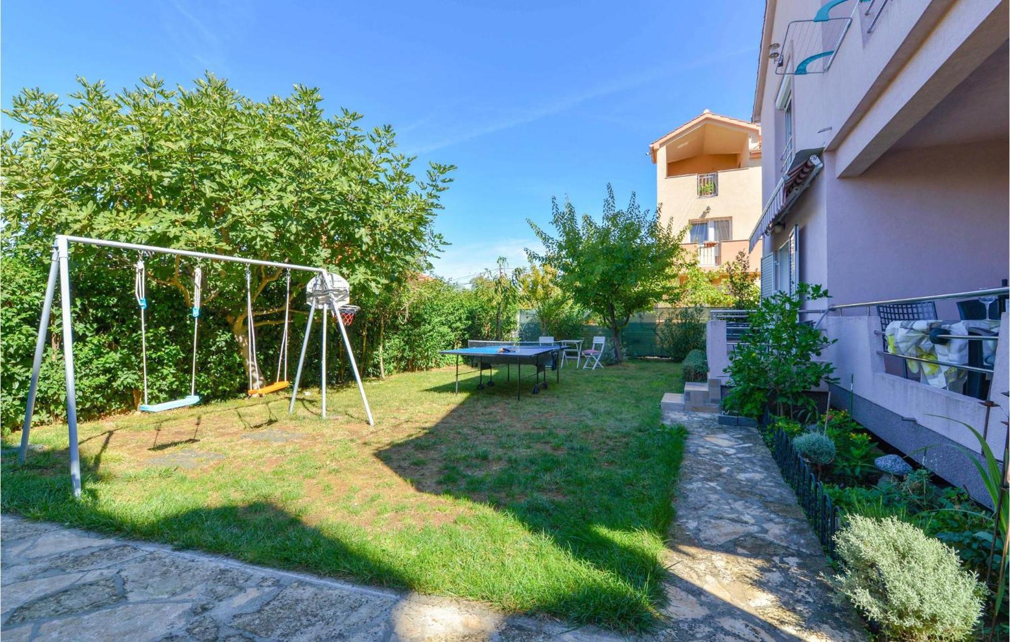 1 Bedroom Nice Apartment In Zadar Ngoại thất bức ảnh